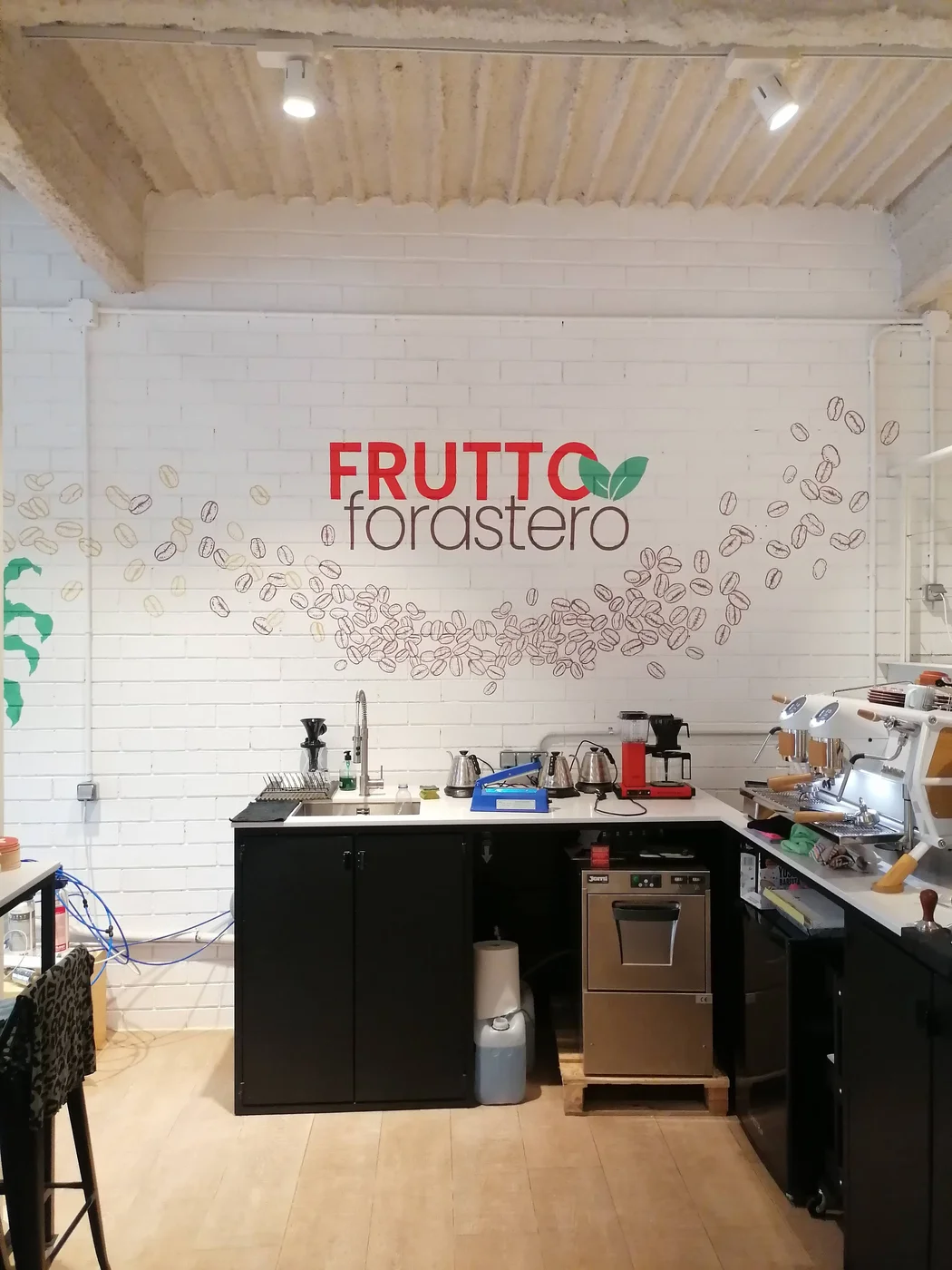 Frutto Forastero — mural corporativo